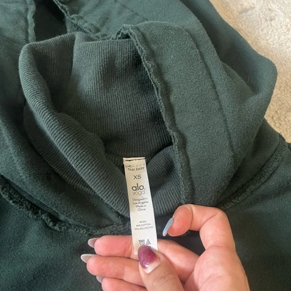 ALO effortless cropped hoodie raw hem turtleneck green XS - Picture 4 of 5